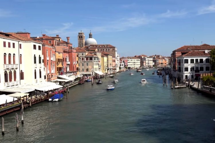 Италия открывает границы для влюбленных