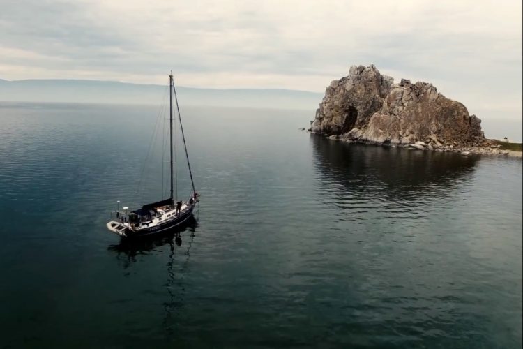 На Байкале начали сносить незаконные беседки