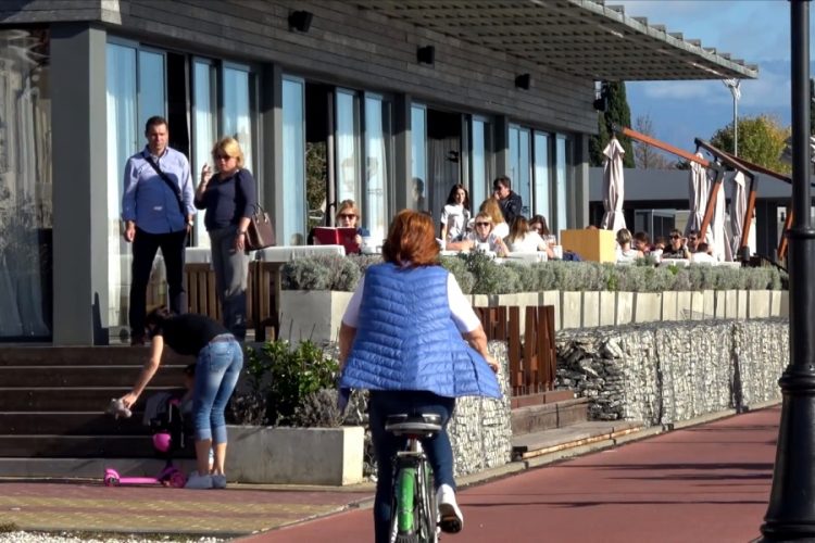 Стало известно, какой отдых пользуется популярностью в Сочи в бархатный сезон