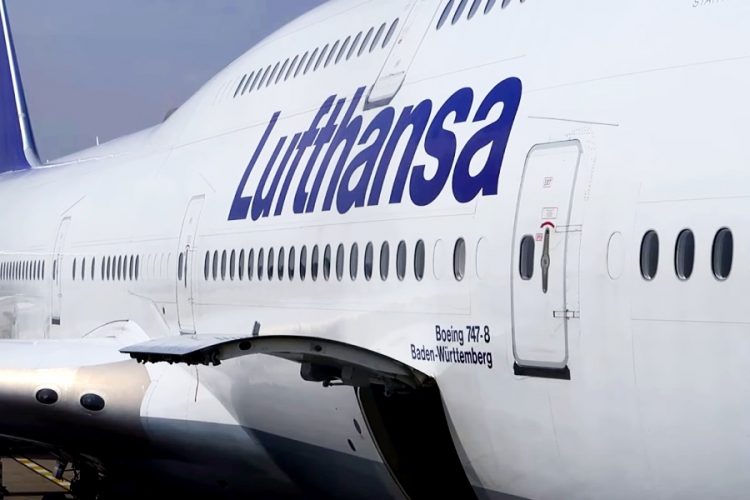 Авиакомпания Lufthansa будет тестировать своих пассажиров на covid-19