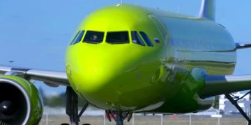 Самолет S7 Airlines совершил экстренную посадку