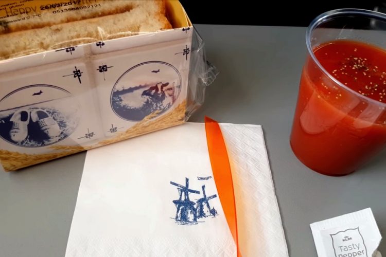 Еда для авиапассажиров появится в обычных магазинах