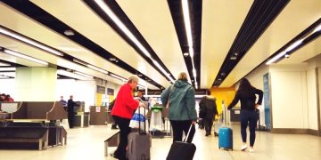 Лондонский аэропорт Гатвик закрывает транзитную зону