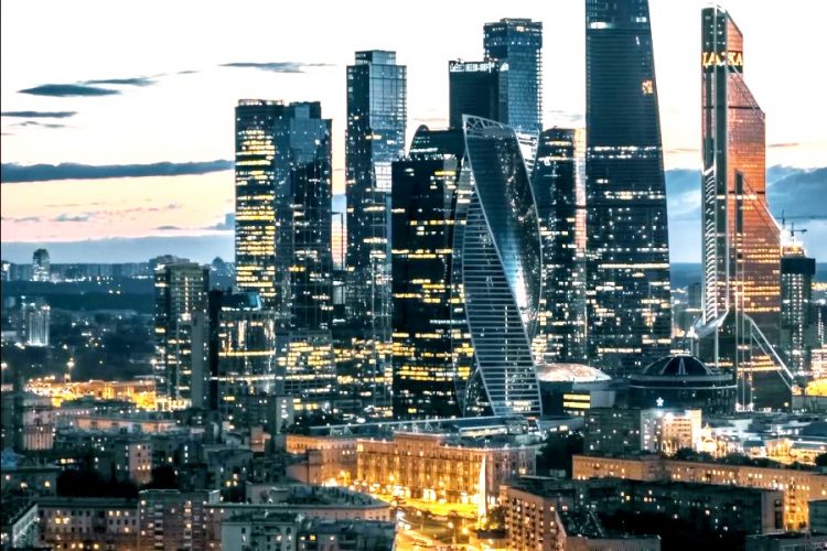 Пострадавший от пандемии бизнес может еще год получать помощь