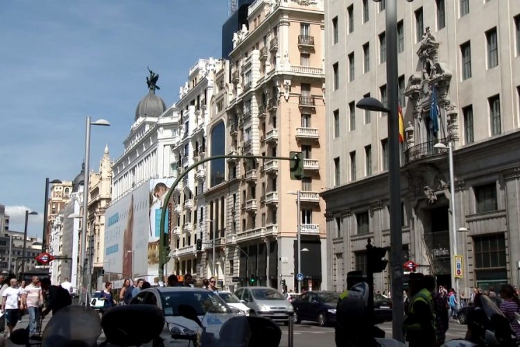 Туроператоры Испании вышли на митинги, чтобы спасти туризм