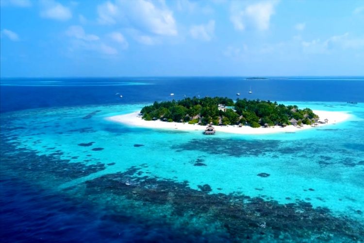 Мальдивы изменили правила въезда
