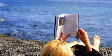 Греция не спешит снимать лимит на прием туристов