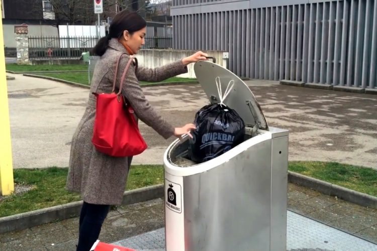 Таиланд будет отправлять туристам мусор по почте