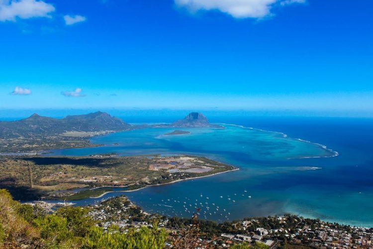 новость 30-10-2020 Пережить зиму на острове приглашает Маврикий удаленных работников