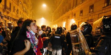 новость 31-10-2020 Протесты в Италии против ограничительных мер усиливаются