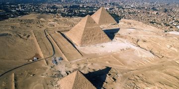 новость 25-10-2020 Первые тургруппы начали прибывать к египетским пирамидам