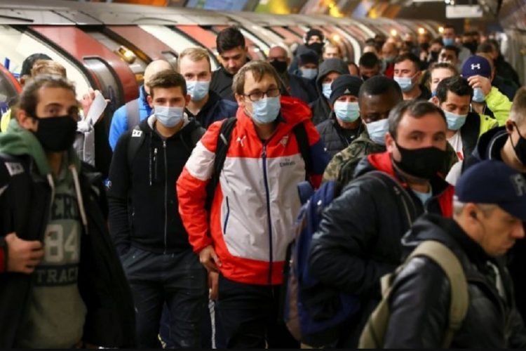 новость 30-10-2020Туристы ввезли в Евросоюз новый штамм covid, заявляют чиновники ЕС