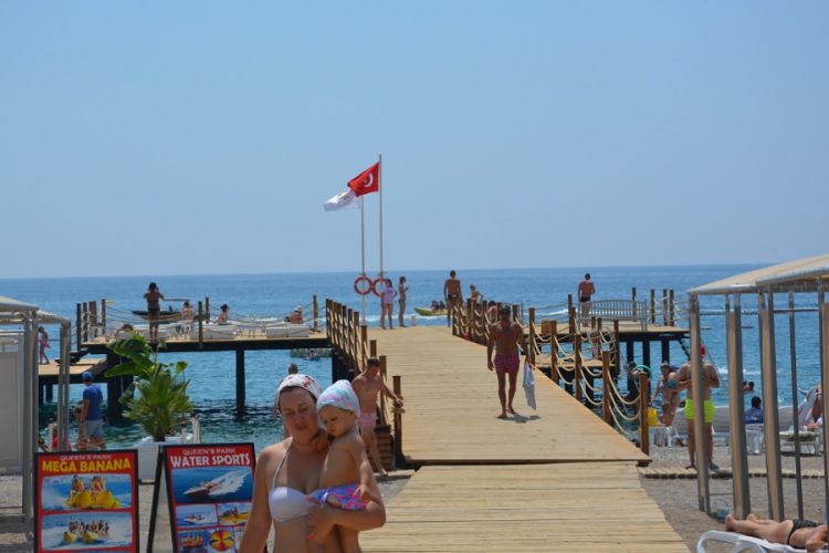 новость 25-10-2020 На турецкий курорт Кемер приходится 70% от общего турпотока в Анталию