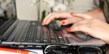 новость 03-10-2020 На удаленный режим работы могут снова перейти компании Петербурга. Как это отразится на туризме?