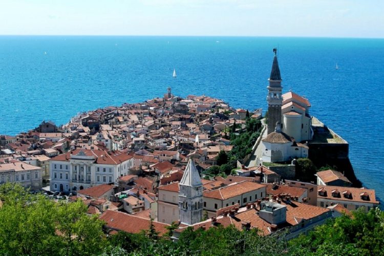 новость 08-10-2020 Словения смягчила ограничительные меры для россиян