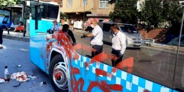 Разгневанная пассажирка придумала необыкновенный способ отомстить водителю автобуса в Стамбуле