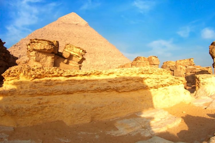 Российские туристы заразились коронавирусом в Египте