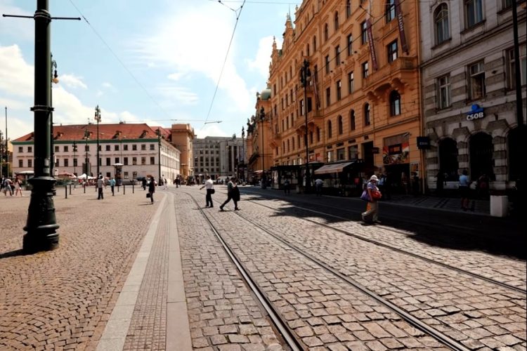 Отель для зараженных коронавирусом открылся в столице Чехии