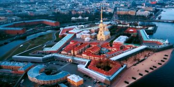 Рестораны и кафе Питера не смогут работать по ночам