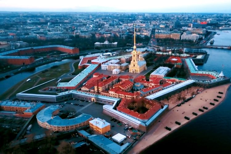 Рестораны и кафе Питера не смогут работать по ночам