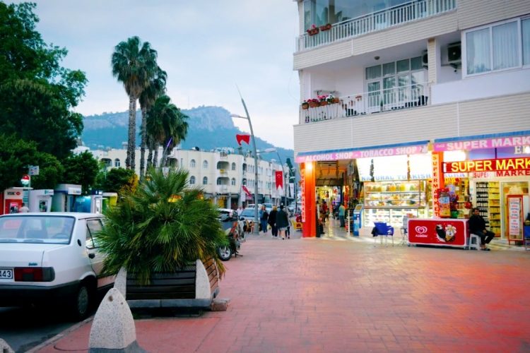 Стала известна реакция туристов на возможное ужесточение карантина