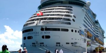 Royal Caribbean Cruises поставит на якорь еще больше кораблей