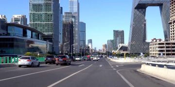 Пекин вводит лимит на количество приезжих