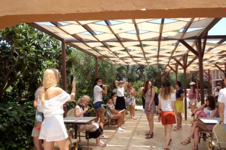 Уточнен список туроператоров, отправивших больше всего туристов в Турцию