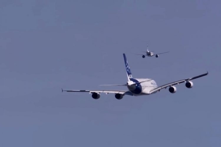 Обсуждается запуск рейсов между США и Великобританией