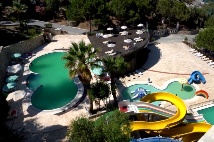 Booking.com пошел на беспрецедентные уступки, только бы остаться работать в Турции