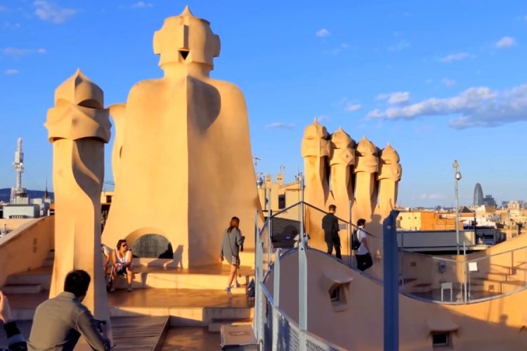 Испания решила отложить восстановление туризма на следующий год