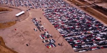 Еще одна крупная компания по аренде автомобилей готовится к банкротству