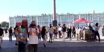 Туристам начали выписывать штрафы за отсутствие теста на Covid на сайте Госуслуг