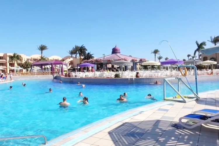 Число россиян в Хургаде и Шарм-эль-Шейхе растет