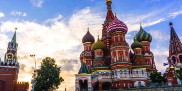 Границы собираются закрывать или нет? СМИ удивляют противоречивыми заголовками