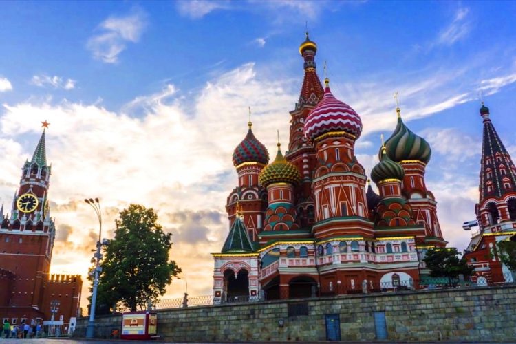 Границы собираются закрывать или нет? СМИ удивляют противоречивыми заголовками