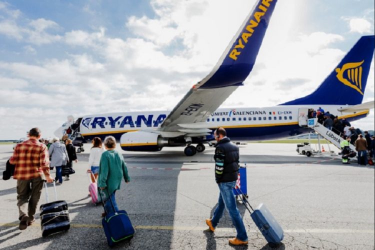 новость26-11-2020 Ryanair призывает британские власти отменить карантин для туристов на Рождество