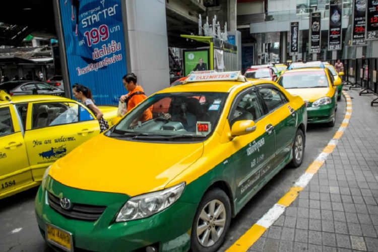 новость 20-11-2020 Такси Бангкока стали брать плату за провоз багажа