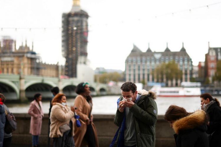 новость 02-11-2020 С 5 ноября британские власти вводят карантин