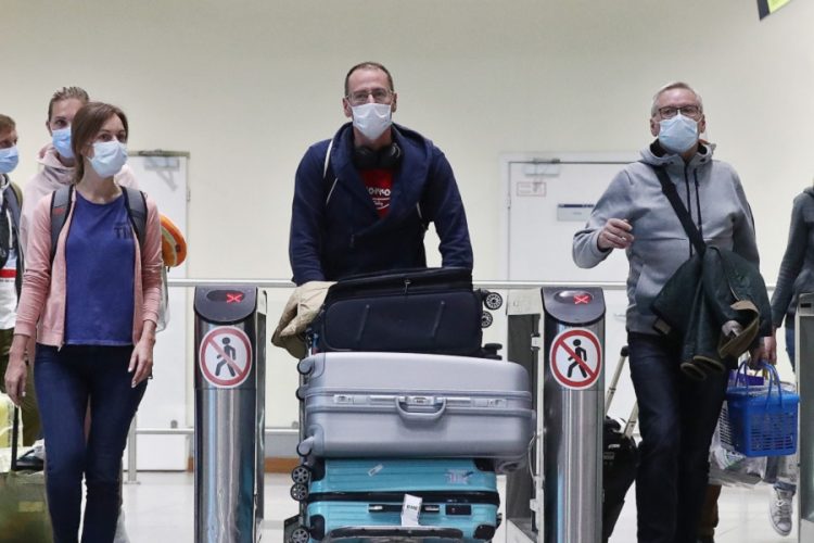 новость 12-11-2020 Тестирование на коронавирус рекомендуют пройти россиянам перед вылетом на Кубу