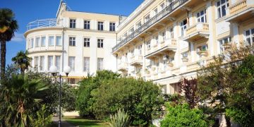новость 29-11-2020 Старейшую сочинскую гостиницу приобрел один из богатейших бизнесменов РФ