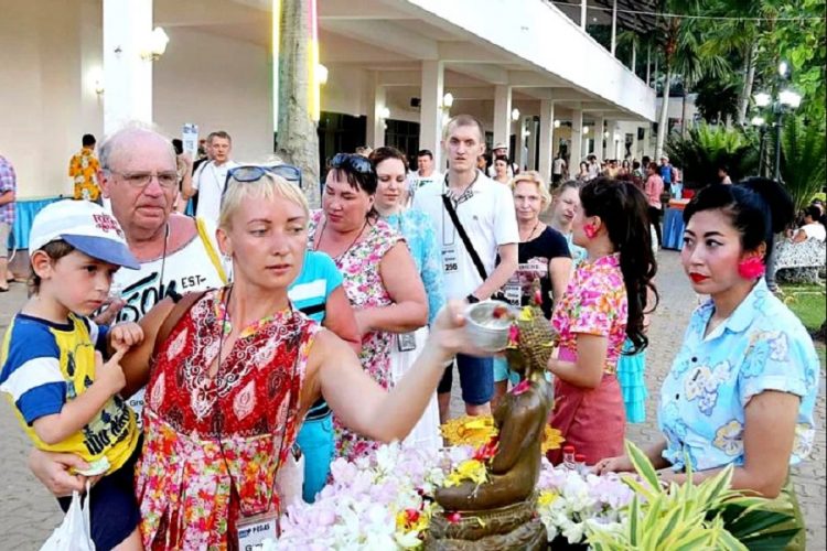 новость 14-11-2020 Российские туристы, имеющие на счету более 1,3 миллиона рублей, могут посещать Таиланд