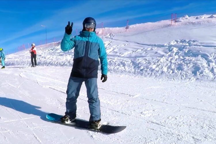 На горнолыжных курортах Сочи начали производить искусственный снег