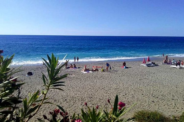 Туристов предупреждают о посредниках со знакомыми "в верхах"