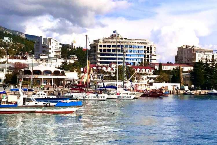 В Крыму объяснили, как будут проводить турсезон при условии проблем с водой