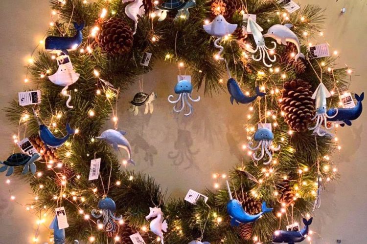 Москвичи проведут предстоящую новогоднюю ночь дома