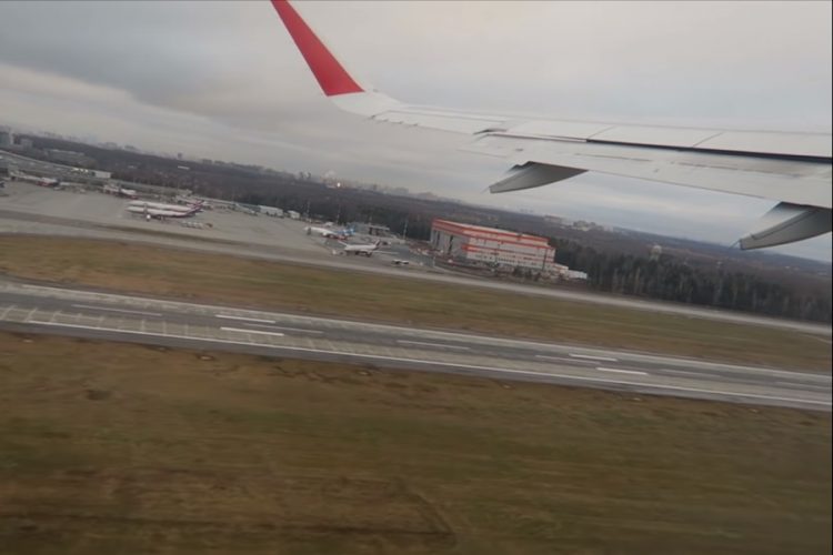 Аэропорты Москвы пострадали от ледяного дождя