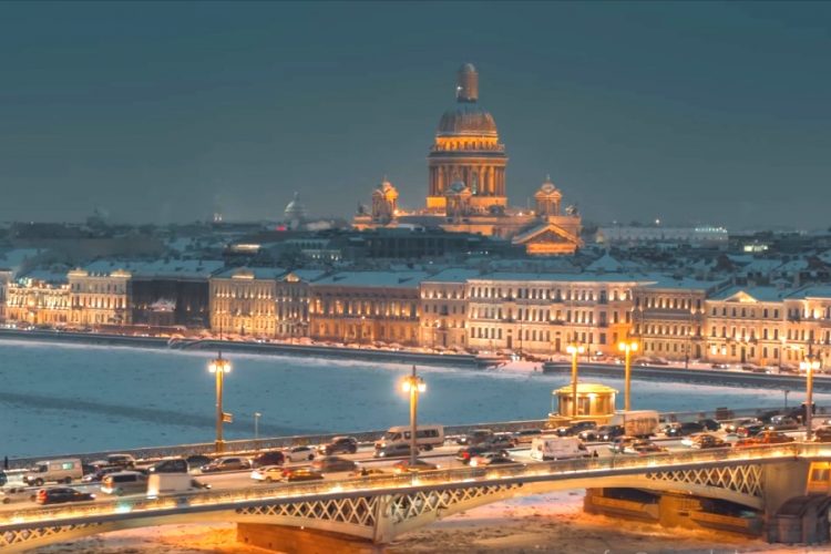 Северная столица начала подготовку к приему китайских туристов