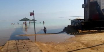 На Мертвом море из-за эксперимента затопило отели
