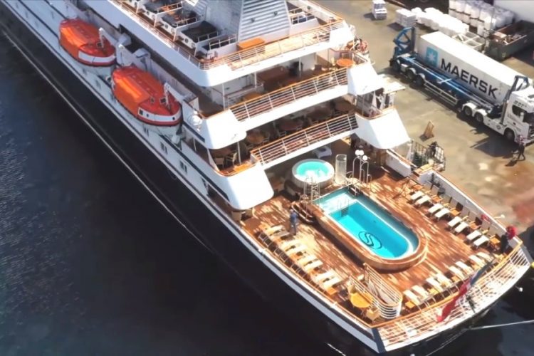 Один из первых круизов прекратили из-за коронавируса